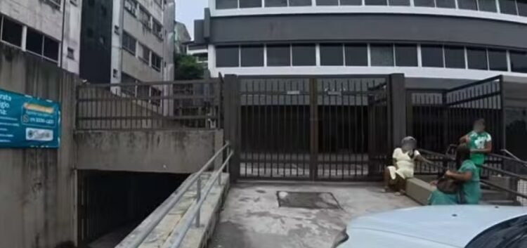 Interdição de clínica em Salvador é debatida após falhas em mutirão de catarata 1 supostas irregularidades no mutirão oftalmológico realizado na clínica. A decisã