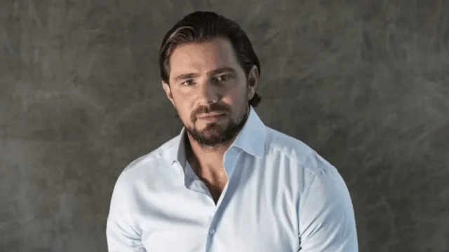Vorcaro ao senador Flávio Bolsonaro. Os recursos teriam como destino o financiam