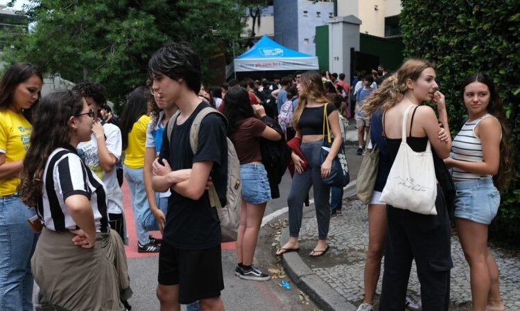 Estudantes já podem se inscrever no Enem 2026 a partir desta segunda com prazo até 5 de junho 1 © Fernando Frazão/Agência Brasil