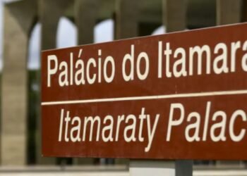 tantes rotas de transporte. Os protestos, organizados por sindicatos, mineradore