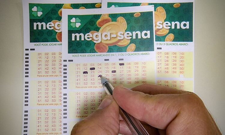 Mega-sena acumula e prêmio estimado sobe para R$ 6 milhões após sorteio sem vencedores 1 © Rafa Neddermeyer/Agência Brasil/ARQUIVO