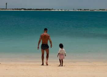 Georgina Rodriguez mostra Cristiano Ronaldo com os filhos – Foto: Instagram