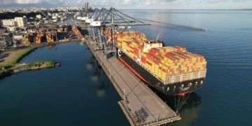 Navio com mais de 800 toneladas de materiais para as obras da ponte Salvador-Itaparica chegou ao Porto de Salvador
