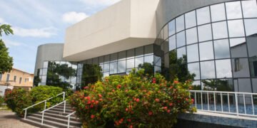 Fachada do Teatro Dona Canô