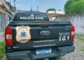 carro da polícia civil na rua de Santo Amaro