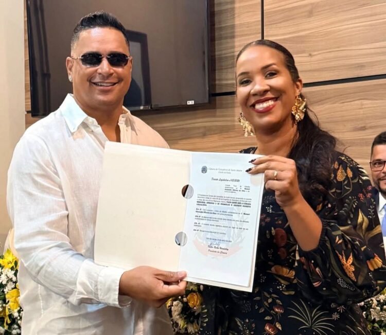 Xanddy e a vereadora Juliana Conceição em Santo Amaro da Purificação