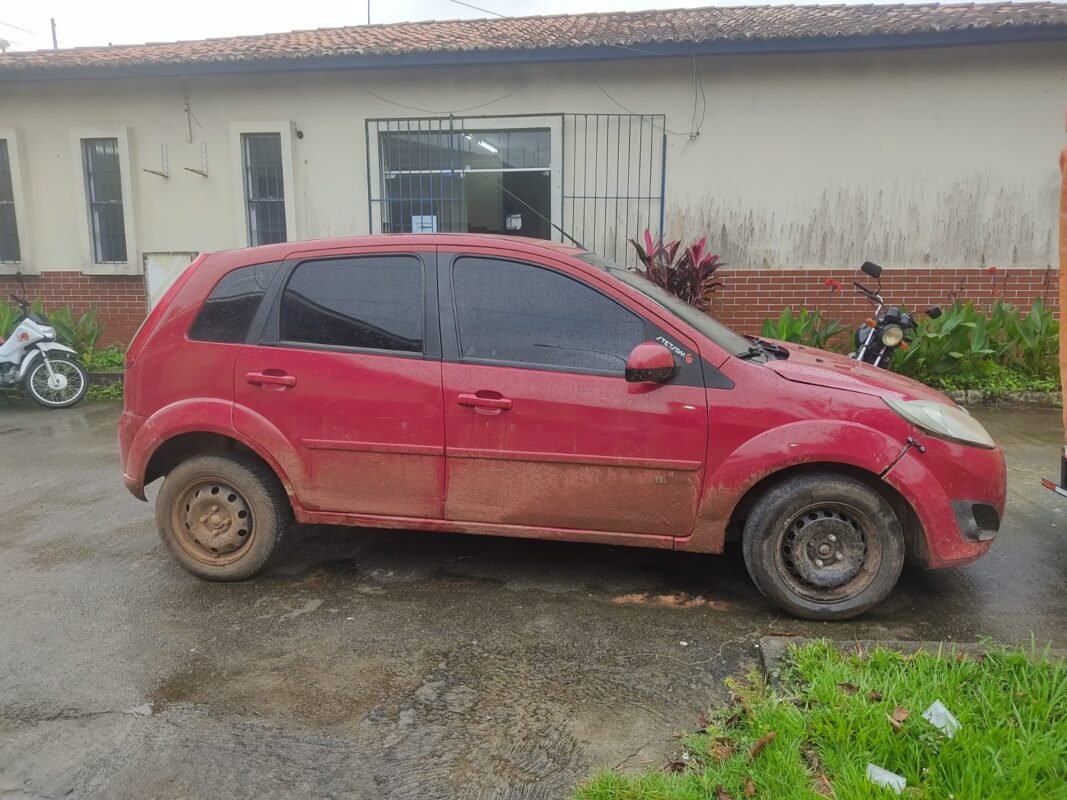 Operação Pax Terrae: Chefe do tráfico em Terra Nova é preso no distrito de Rio Fundo 2 veículo apreendido durante a operação Pax Terrae em Terra Nova, estacionado na Delegacia Territorial de Santo Amaro