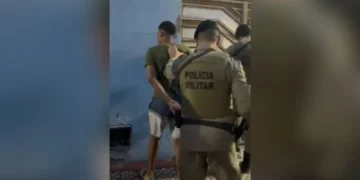 homem sendo preso em São Félix no Recôncavo Baiano