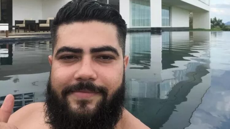Piscina luxuosa de Henrique, da dupla com Juliano, impressiona em sua mansão 1 conta da piscina, que se transformou em um dos espaços mais comentados pelos fãs