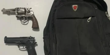 29ª CIPM apreende revólver e simulacro após suspeitos fugirem correndo em Ibitiara