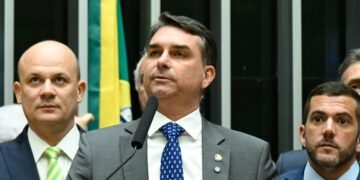 meio de uma operação financeira complexa. As informações são do blog de Andreia