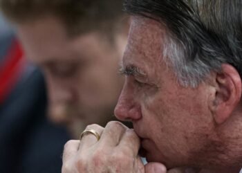 apresentar defeito de funcionamento. Diante do caso, o ministro Alexandre de Mor