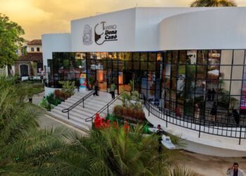 fachada do Teatro Dona Canô em Santo Amaro após reforma realziada pelo governo do Estado da Bahia