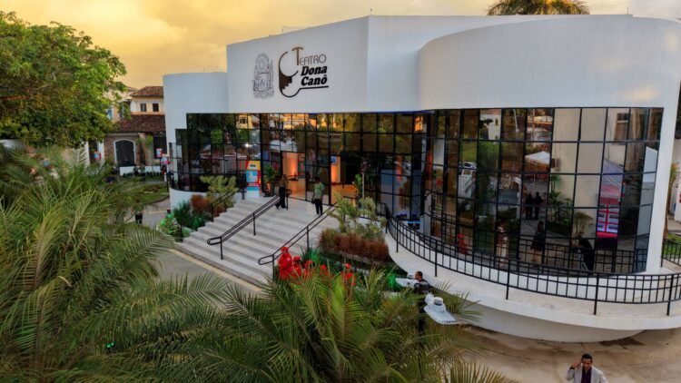 Teatro Dona Canô é reinaugurado com festa e modernização em Santo Amaro 1 fachada do Teatro Dona Canô em Santo Amaro após reforma realziada pelo governo do Estado da Bahia