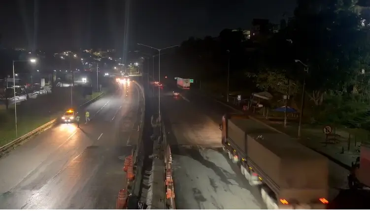 PRF libera tráfego no km 604 da BR-324 após conclusão de obras do DNIT que causaram retenções 1 BR-324 no KM 604 sentido Feira de Santana após conclusão das obras realizadas pelo DNIT