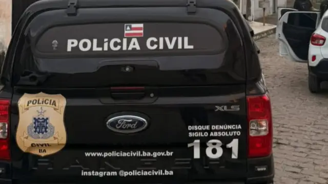 Carro da Polícia Civil em operação na cidade de Conceição do Jacuípe