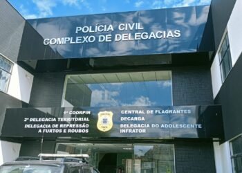 Fachada do Complexo de Delegacias da Polícia Civil em Feira de Santana