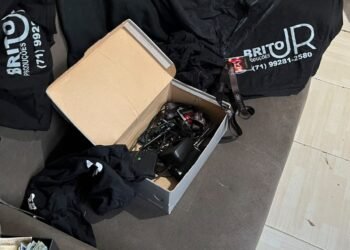 Apreensão de materiais ligados a empresa investigada na venda de shows para prefeituras baianas