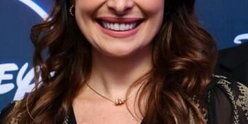 Atriz Bruna Spínola surpreende-se com gravidez de gêmeos e expande família para quatro filhos