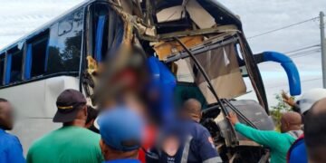 Acidente com ônibus de Santo Amaro para Camaçari na BR-324