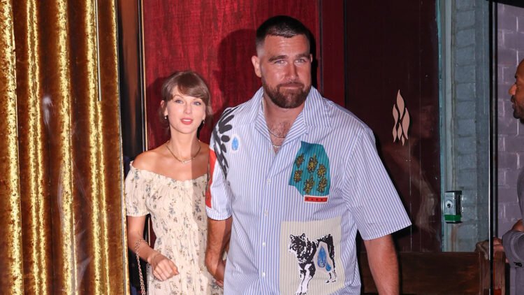 Os bastidores financeiros do casamento de Taylor Swift e Travis Kelce 1 O anel de noivado de Taylor Swift é um sonho: veja onde encontrar modelos parecidos no Brasil