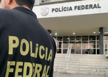 desviar recursos públicos destinados à Universidade Federal Fluminense (UFF) , c