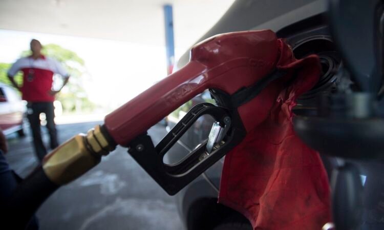 Gasolina: governo mantém subsídio em meio a tensões globais e alta do petróleo 1 © Marcelo Camargo/Agência Brasil