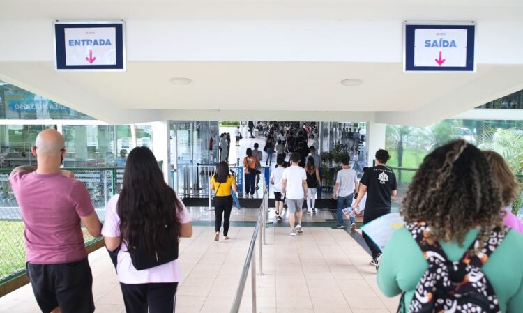 Fies 2026 abre inscrições para o segundo semestre com novas regras de carência 1 © Valter Campanato/Agência Brasil