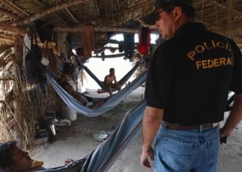Combate forçado: Brasil reage a tarifas dos EUA e defende modelo reconhecido