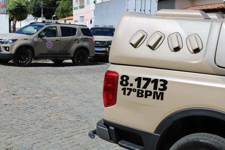 Surto psicótico em Guanambi resulta em ataque a equipe do Samu e danos a viatura