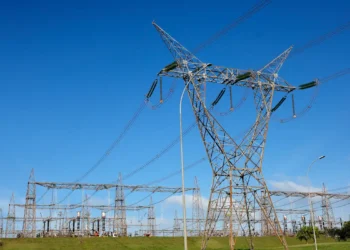 Setor elétrico antecipa geração de energia para mitigar riscos do El Niño