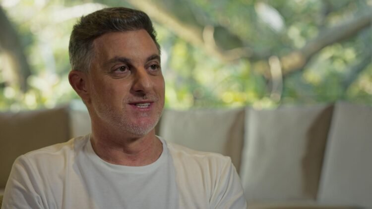 Luciano Huck relembra queda na infância ao tentar voar de máquina de lavar 1 Luciano Huck relembra queda na infância ao tentar voar de máquina de lavar