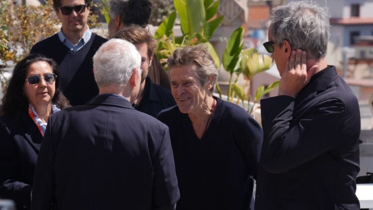 Willem Dafoe teve expulsão escolar por projeto 'obsceno' antes da fama 1 Willem Dafoe teve expulsão escolar por projeto 'obsceno' antes da fama