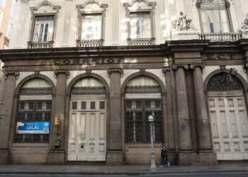 Leilão da antiga sede dos Correios no Rio de Janeiro: patrimônio histórico em debate