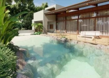 Mansão de Viih Tube na Granja Viana revela piscina com design de prainha e lazer completo