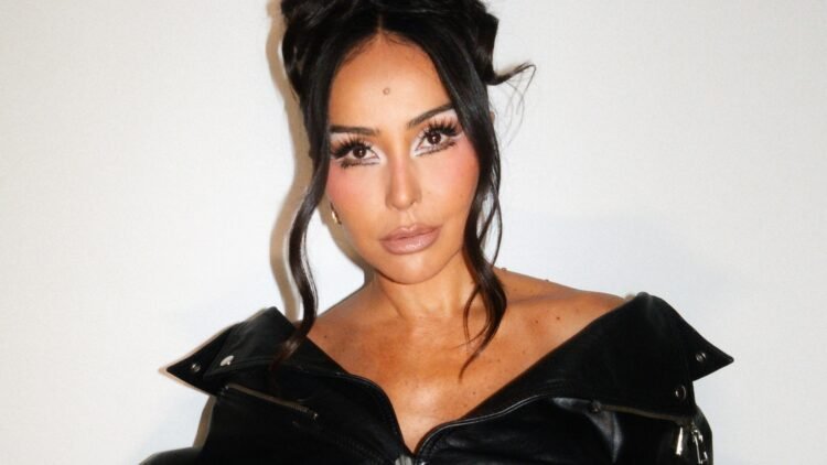Sabrina Sato exibe barriga de gestação em look autêntico durante evento em São Paulo 1 Sabrina Sato exibe barriga de gestação em look autêntico durante evento em São Paulo