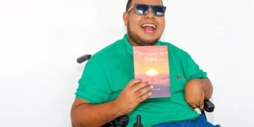 O escritor cadeirante Rafael Souza dos Santos lançou seu segundo livro motivacional em Nova Itarana.