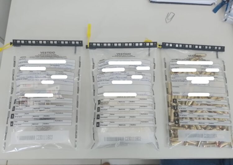 Polícia Civil prende motorista de ônibus por tráfico de drogas na BR 116 em Tucano 1 drogas apreendidas em ônibus interestadual na cidade de Tucano, Bahia
