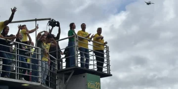 Flávio Bolsonaro em seu primeiro ato como candidato a presidência