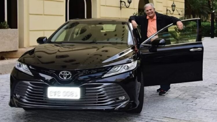 A paixão de Tarcísio Meira pela Toyota e sua coleção de 13 veículos 1 A paixão de Tarcísio Meira pela Toyota e sua coleção de 13 veículos