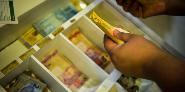 Abono salarial de 2026 libera último lote para nascidos em novembro e dezembro