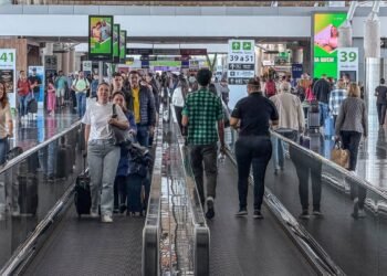 Aviação doméstica brasileira atinge recorde histórico de passageiros em 2026