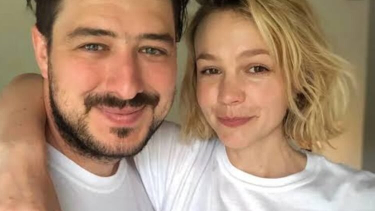 Carey Mulligan e Marcus Mumford adotam silêncio musical na rotina doméstica