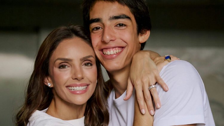 Carol Celico acompanha mudança do filho Luca para os Estados Unidos