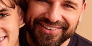 Cássio Reis e filho Noah impressionam com semelhança em registros de campanha