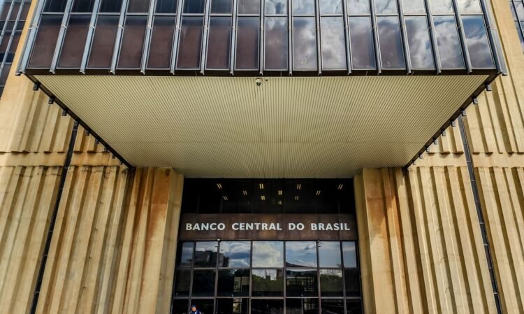 Copom inicia reunião decisiva para definir o futuro da taxa Selic em 2026 1 Copom inicia reunião decisiva para definir o futuro da taxa Selic em 2026
