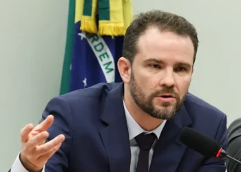 Dívida pública brasileira: ministro da Fazenda aponta juros como principal fator de crescimento