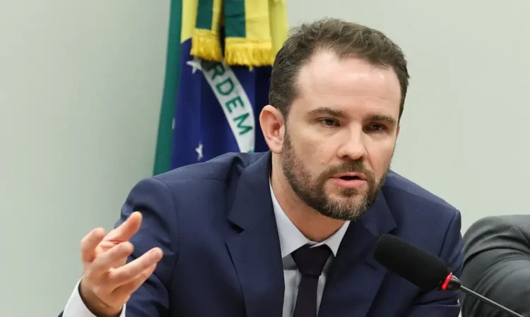 Dívida pública brasileira: ministro da Fazenda aponta juros como principal fator de crescimento 1 Dívida pública brasileira: ministro da Fazenda aponta juros como principal fator de crescimento