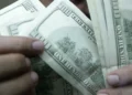 Dólar avança a R$ 5,19 após sinalização de aperto monetário pelo Federal Reserve 2 Dólar avança a R$ 5,19 após sinalização de aperto monetário pelo Federal Reserve