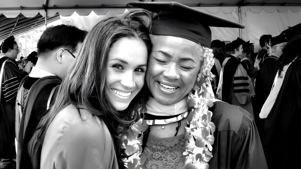 Doria Ragland permanece nos EUA enquanto Meghan Markle e príncipe Harry retornam ao Reino Unido